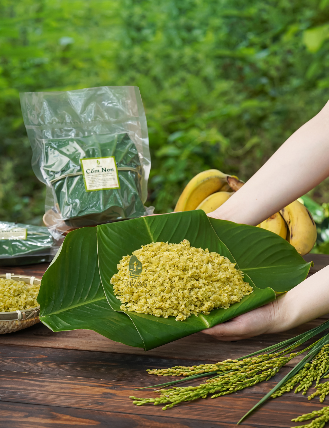 bánh cốm làm từ gì