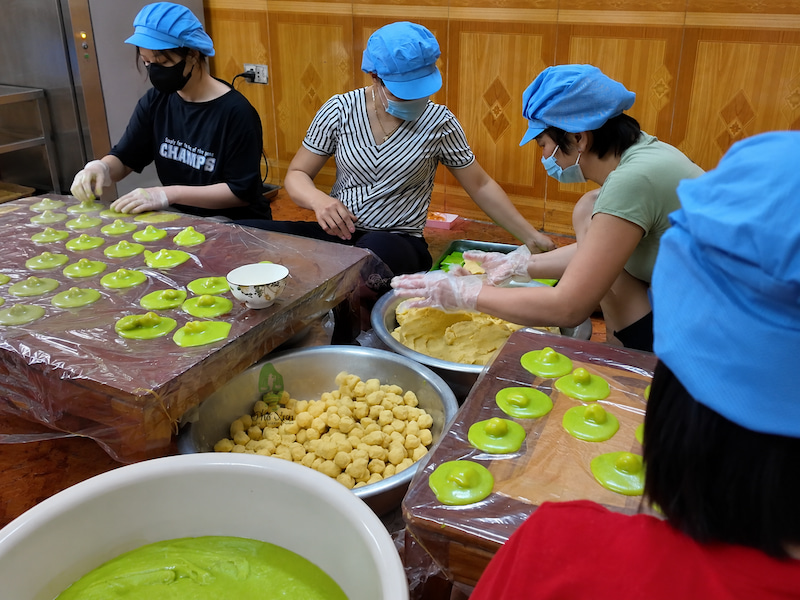 Gói bánh cốm nhân đậu xanh