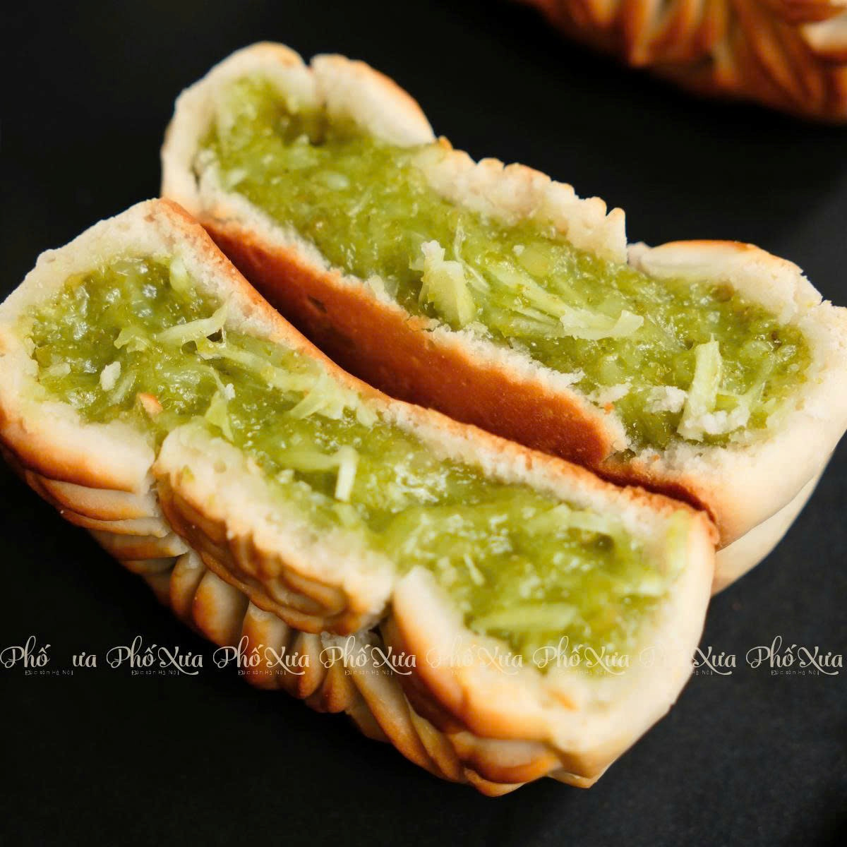 Nhân cốm xào dẻo mịn quyện dừa sợi
