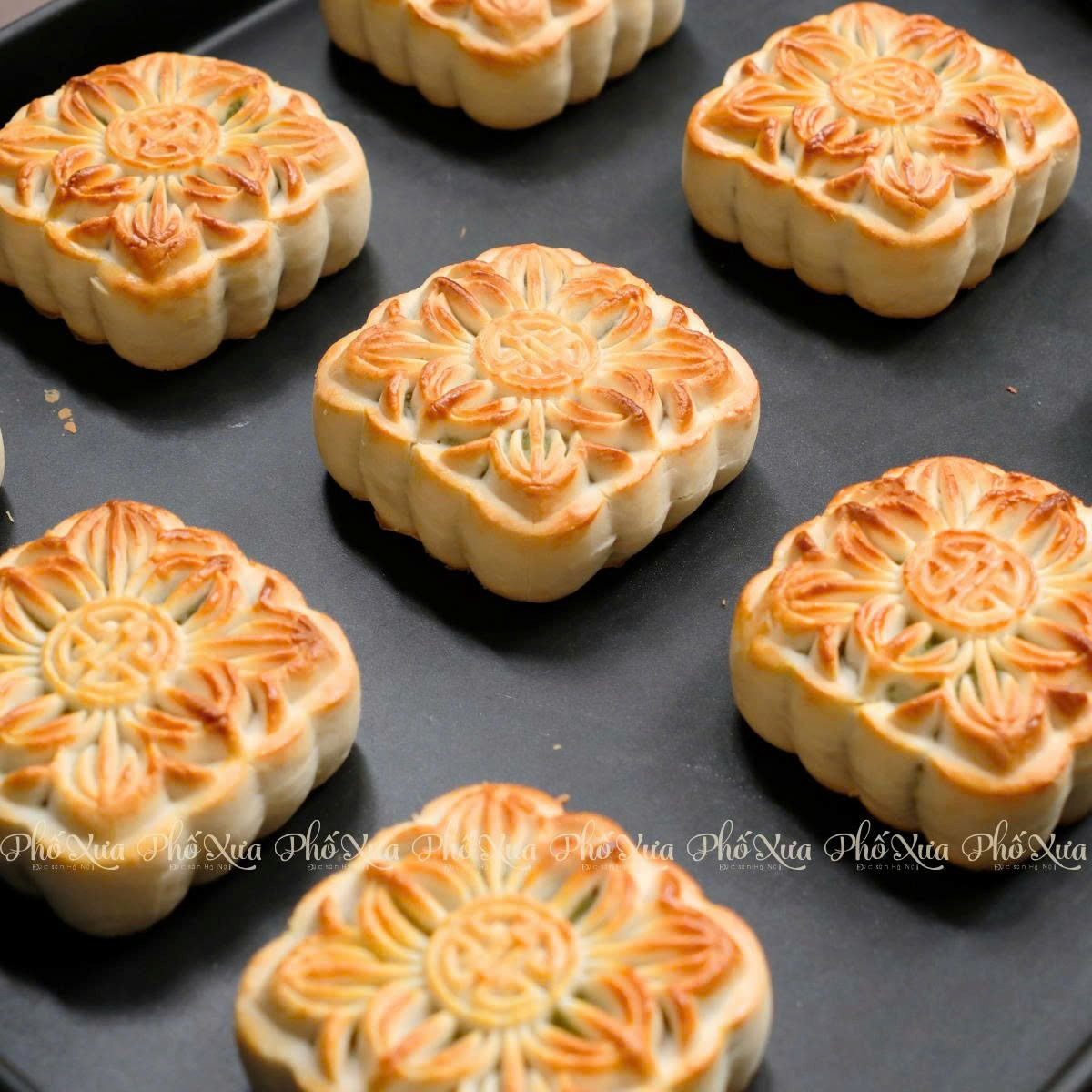 vỏ bánh nướng cốm xào truyền thống